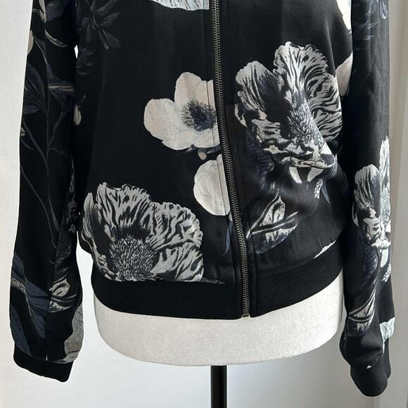 Vero Moda Black-Grey Floral Crepe Lined Bomber Jacket with Rib-Knit Trims – EU M - Picture 2 of 11